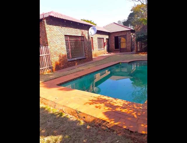 4 BEDROOM HOUSE FOR SALE IN THERESAPARK